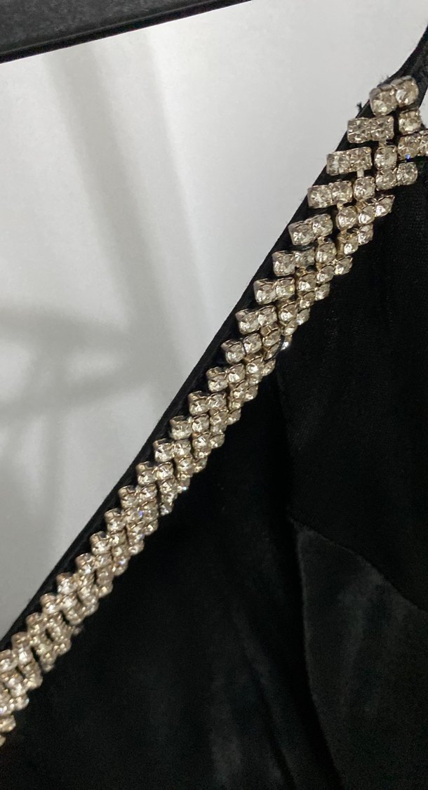 Siyah Uzun saten İnce Askılı Elbise - Görsel 3