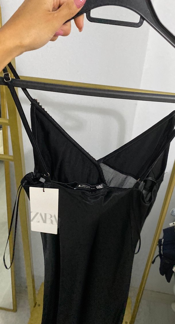 Siyah Uzun saten İnce Askılı Elbise - Görsel 4