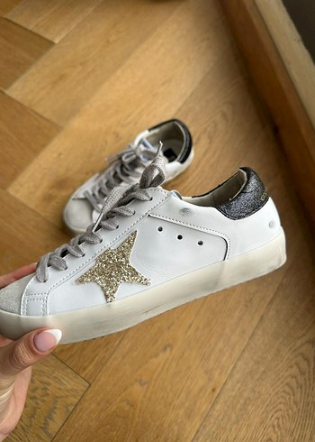 GOLDEN GOOSE