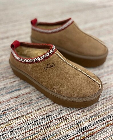 UGG TAZZ