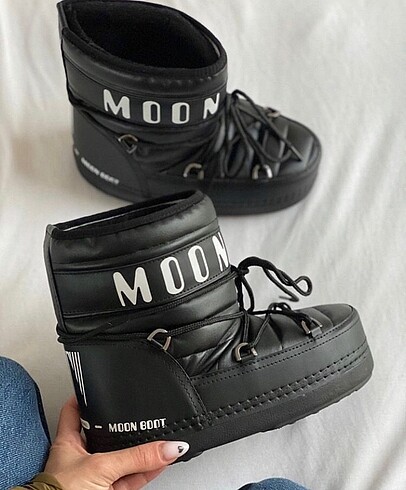 MOON BOOT