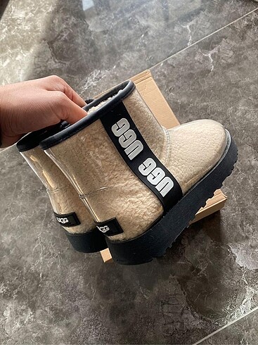 39 Beden ten rengi Renk UGG MİNİ ŞEFFAF