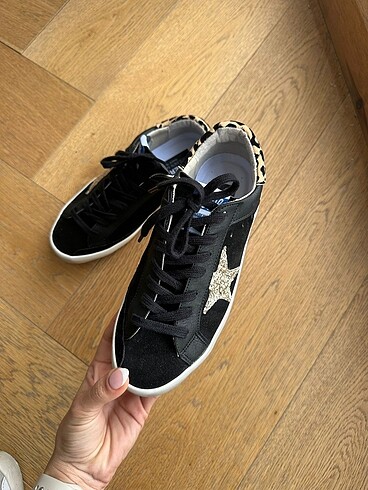 37 Beden GOLDEN GOOSE