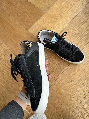 38 Beden siyah Renk GOLDEN GOOSE