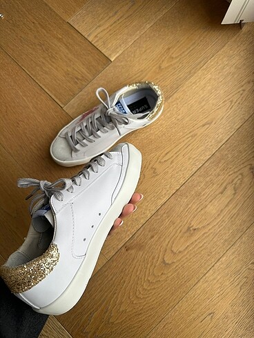 38 Beden beyaz Renk GOLDEN GOOSE