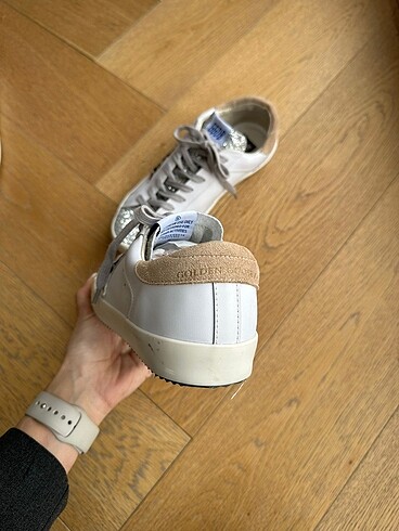 37 Beden beyaz Renk GOLDEN GOOSE