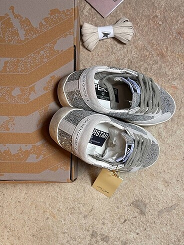 39 Beden GOLDEN GOOSE