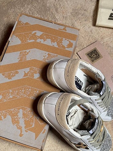 39 Beden GOLDEN GOOSE