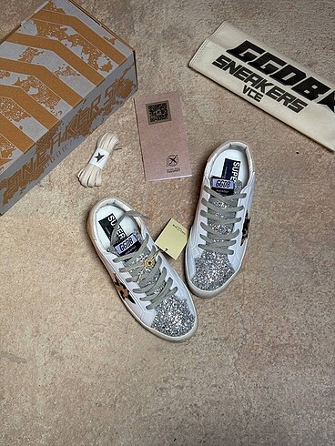 Golden Goose Deluxe GOLDEN GOOSE