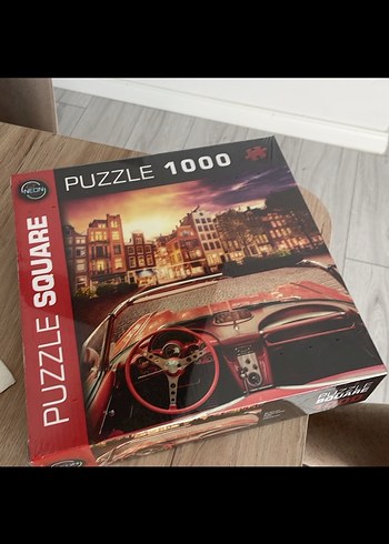 Kırmızı Araba Temalı 1000 Parça Puzzle