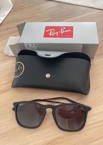 Ray-Ban Siyah Kadın Gözlüğü
