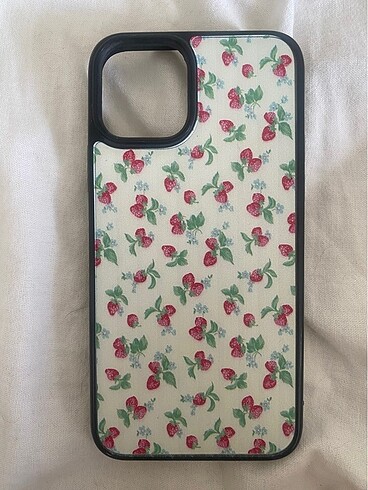 iphone 11 pro çilekli kılıf