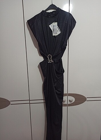 Kadın Halim yaka Kolsuz Yılan modeli ön yırtmaçlı Elbise 