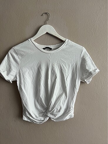 Zara alttan bağlı crop tshirt
