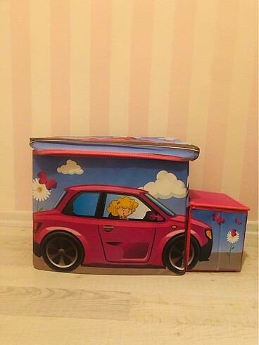 Araba şeklinde oyuncak kutusu