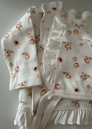 Bebek Kız Beyaz Fırfırlı Uzun Kollu Takım - Görsel 3