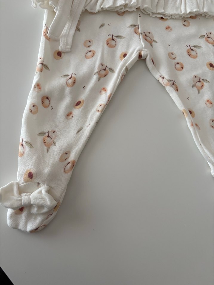 Bebek Kız Beyaz Fırfırlı Uzun Kollu Takım - Görsel 2