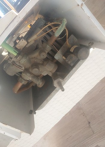 Beyaz Arçelik tüplü şofben - Görsel 2