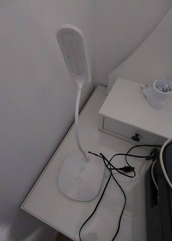 Beyaz LED Masa Lambası - Görsel 3