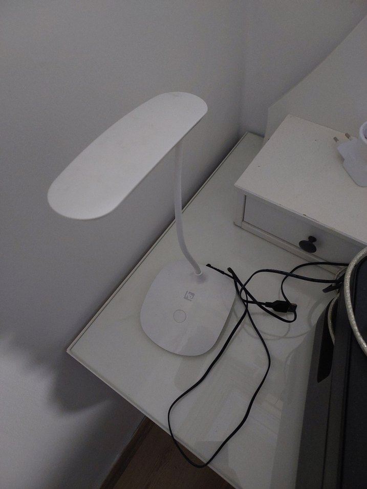 Beyaz LED Masa Lambası - Görsel 2