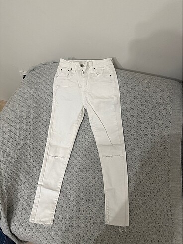 Zara Beyaz pantolon