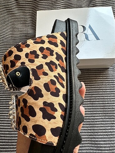 40 Beden camel Renk Zara Taşlı Terlik Outlet