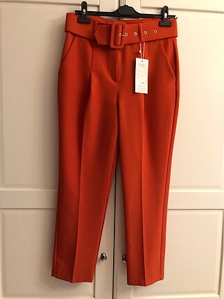 Turuncu pantalon