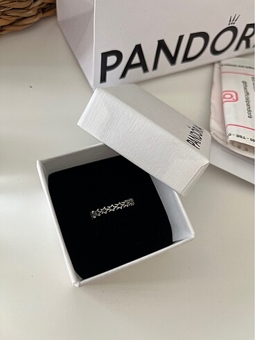 Pandora yıldızlı tam tur yüzük