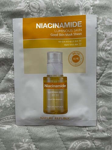 Niacinamide etkili aydınlatıcı maske