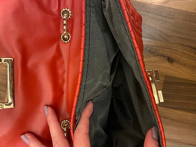  Beden kırmızı Renk Kol çantası