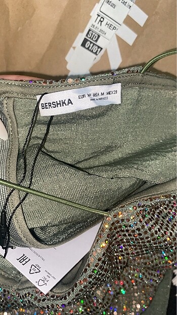 m Beden Bershka taşlı elbise