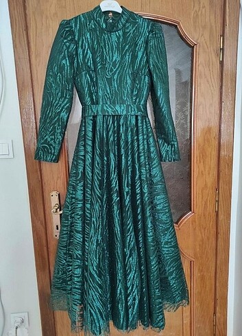 m Beden yeşil Renk Satılık abiye elbise