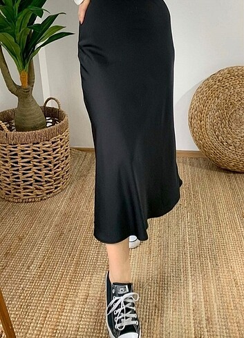 Zara Siyah saten etek