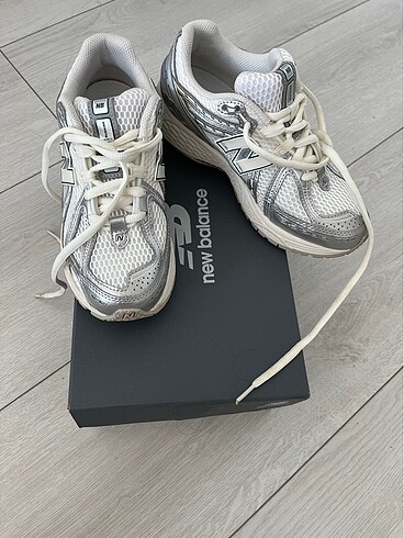 37,5 Beden New balance 1906r
