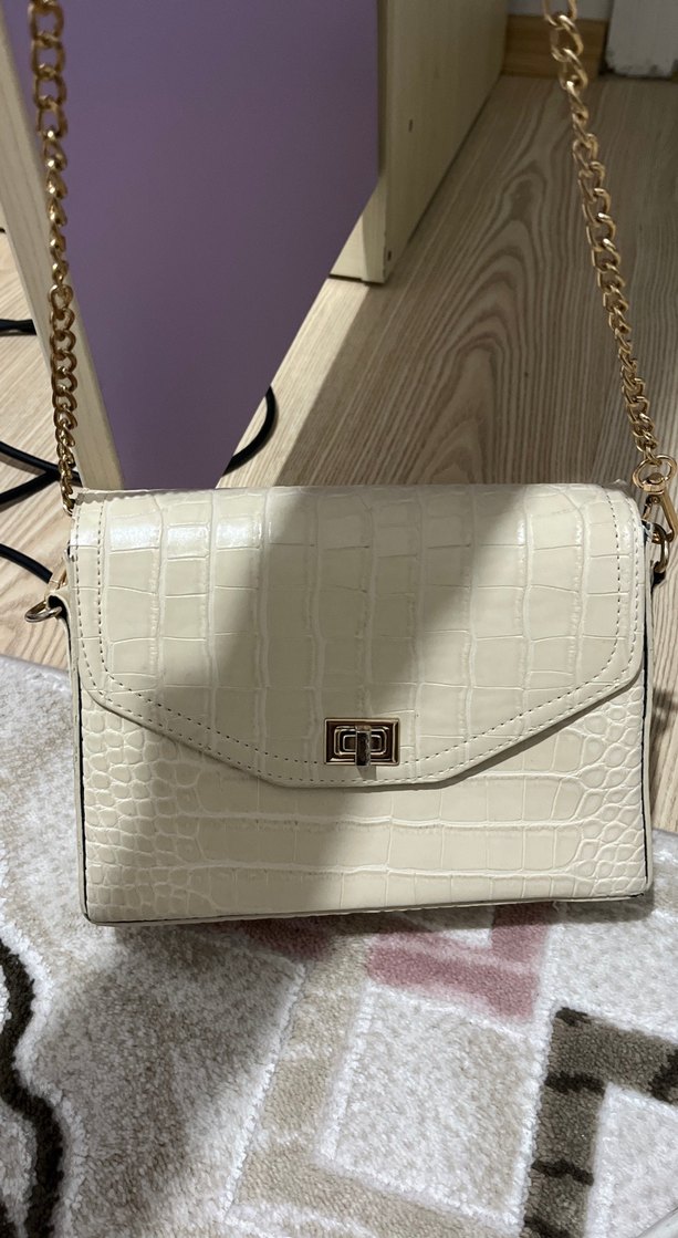 Beyaz Yılan Desenli Zincir Detaylı Deri Çanta - Görsel 2