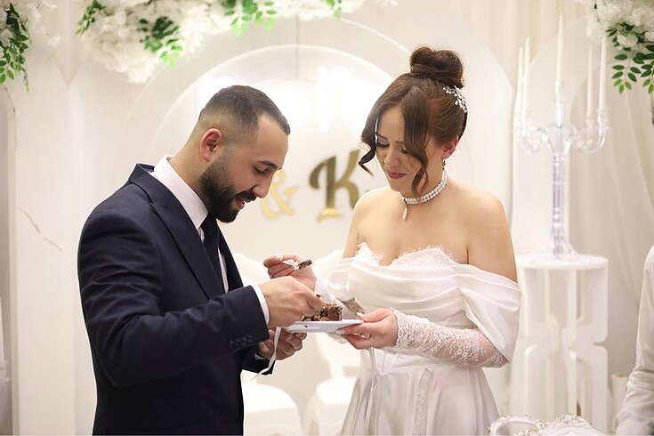 m Beden Nişanımda giydim ama gelinlik olarak geçiyor