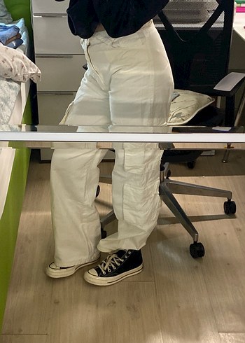 Bershka Kadin Beyaz Bol Kesim Pamuklu Kot Pantolon