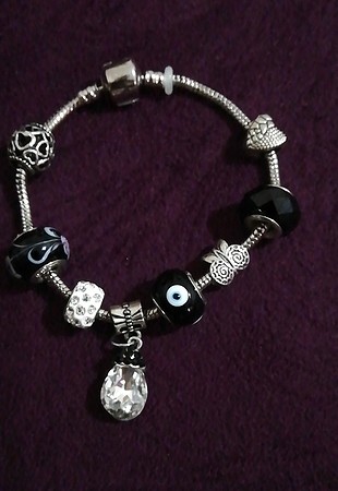 Pandora full charm