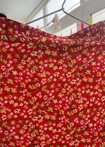 Kırmızı Çiçekli etek - Görsel 3