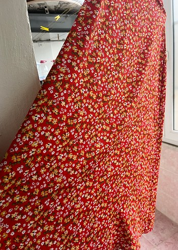 Kırmızı Çiçekli etek - Görsel 2