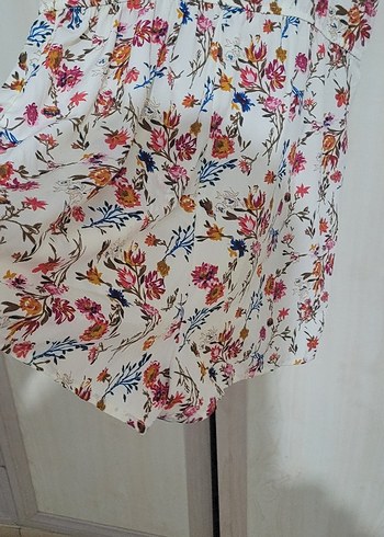 Çiçek Desenli Beyaz Mini Tulum - Görsel 5