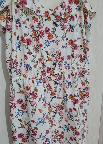 Çiçek Desenli Beyaz Mini Tulum - Görsel 4