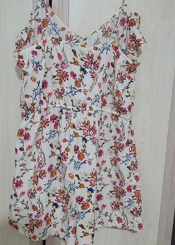 Çiçek Desenli Beyaz Mini Tulum - Görsel 2