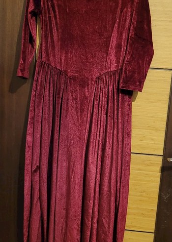 Kadife Kumaş Kuşak Detaylı Bordo Maxi Boy Elbise

Kadife Elbise - Görsel 4