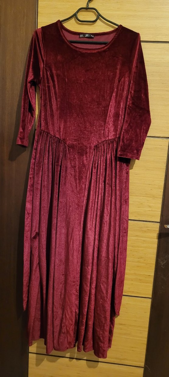 Kadife Kumaş Kuşak Detaylı Bordo Maxi Boy Elbise

Kadife Elbise - Görsel 4