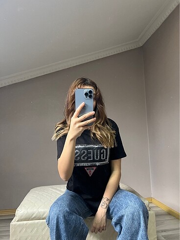 Guess etiketli
