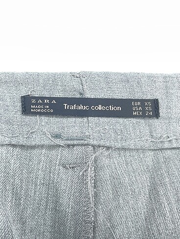 xs Beden gri Renk Zara Kumaş Pantolon %70 İndirimli.