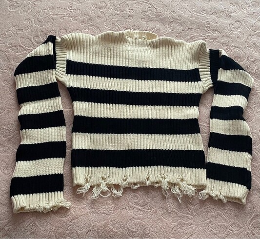 Shade uçları yırtık model triko kazak - Görsel 3