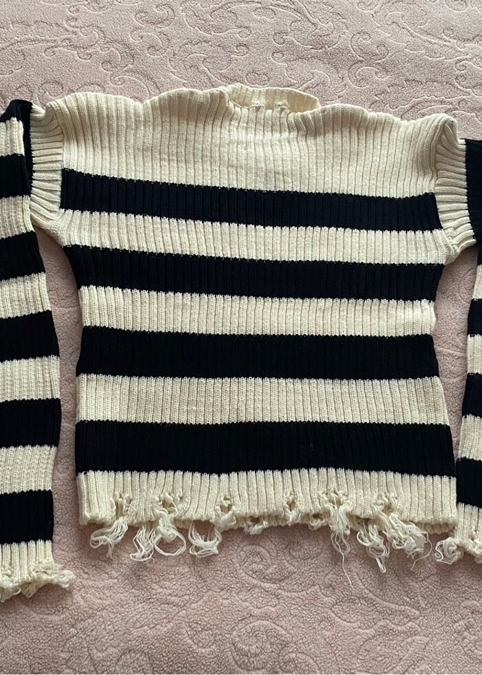 Shade uçları yırtık model triko kazak - Görsel 3