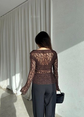 Dantel Detaylı Kahverengi V Yaka Bluz - Görsel 2